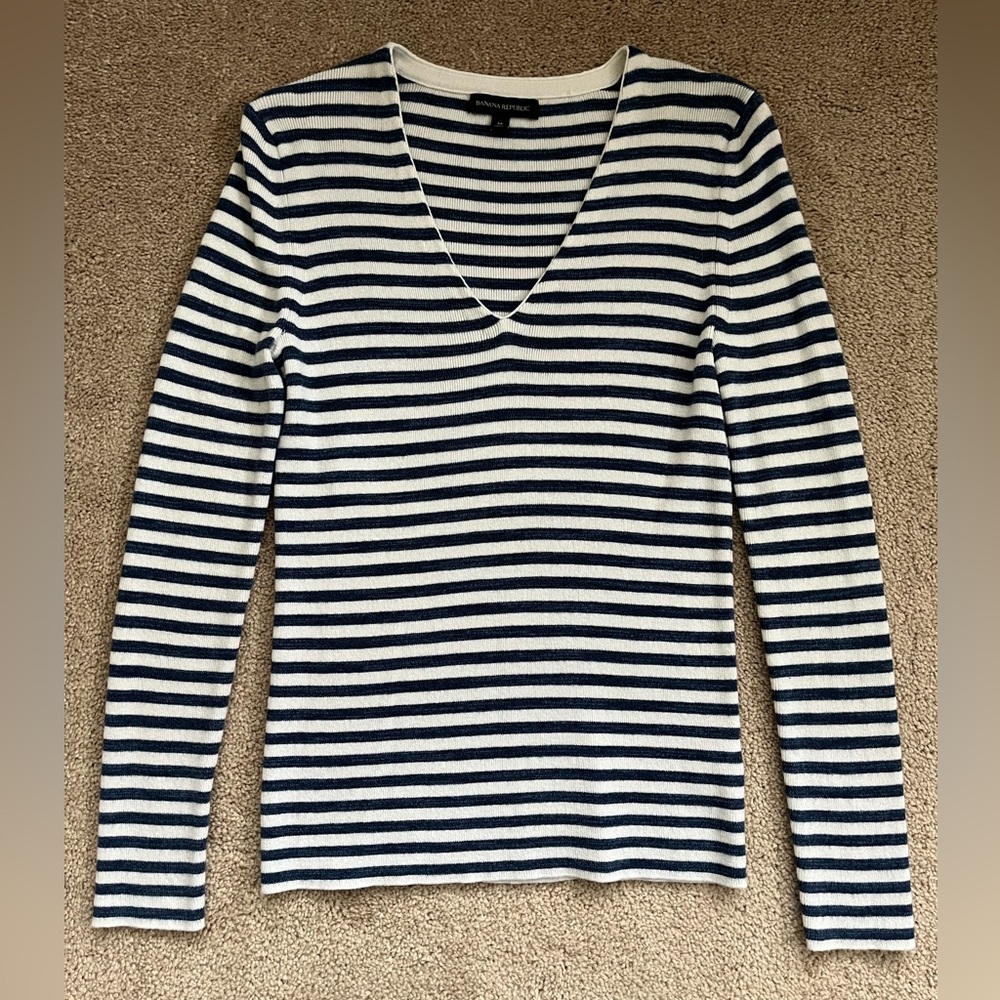 Banana Republic brand sweater, size Medium, navy/white stripe